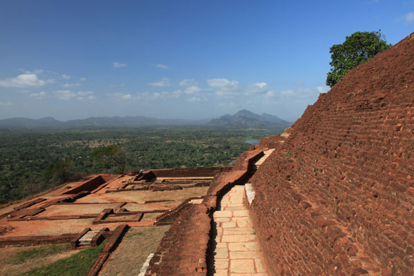 Het paleis op de top van Sigiriya Rock